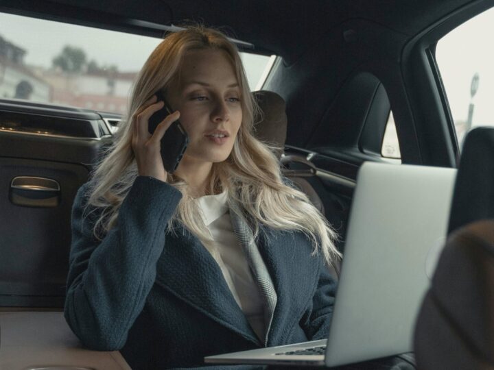 Mastering the Email Avalanche: Tips for the Overwhelmed Leader